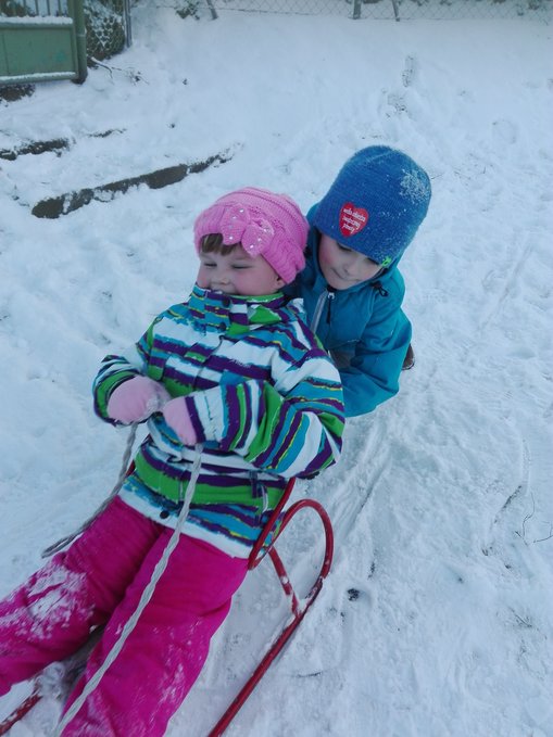 Gabrysia (5 lat) i Mikołaj (9 lat) ze Śmigla