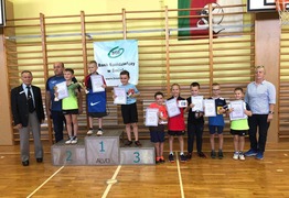 zdjęcie grupowe z podium chłopcy (photo)