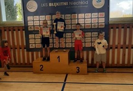 zawodnicy na podium (photo)