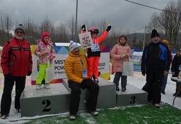 medaliści na podium (photo)