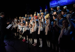 Występ chóru z udziałem Harmoniuszków (photo)