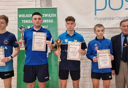 Zawodnicy z pucharami podczas Grand Prix Wielkopolski  Juniorów (photo)