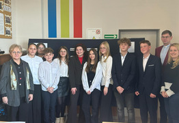 zdjęcie grupowe uczestników debaty (photo)