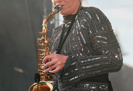  (photo)
